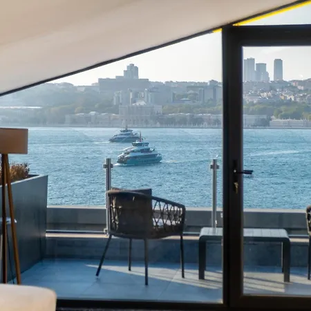 216 Bosphorus ホテル