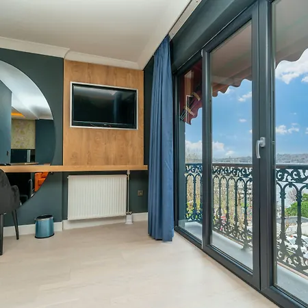 216 Bosphorus Szálloda *