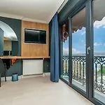 216 Bosphorus Szálloda *
